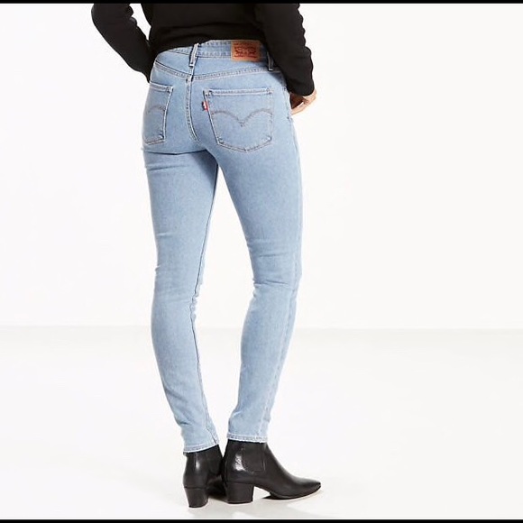 SOLD Levi's - High Rise, Skinny Jeans - Picture 2 of 6